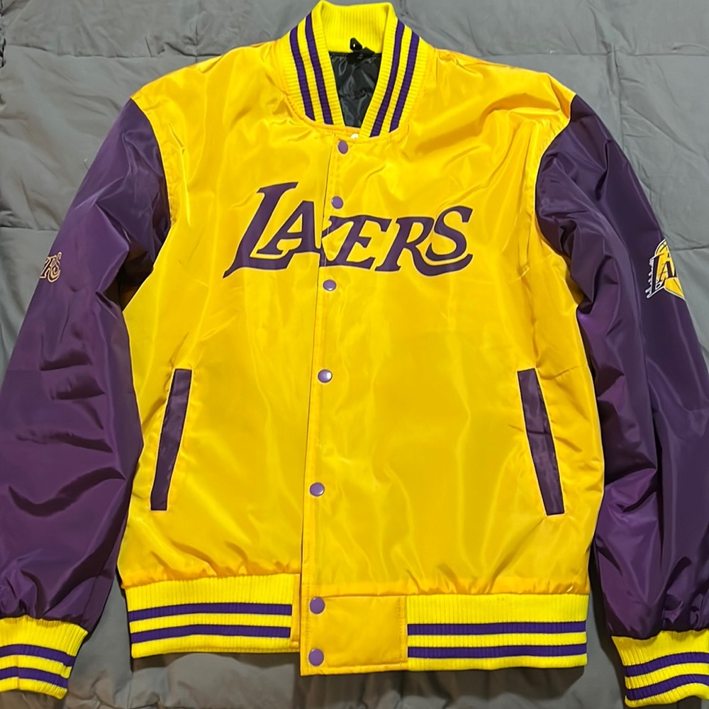 1990s Kobe Bryant tribute starter bomber jacket. Lakers